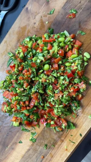 Briony May Williams Instagram - I wanted to try out the viral chopped filling sandwich and it was SO YUMMY!!! You can make it with whatever ingredients you want/have in your fridge but if you want this combination, I’ve popped it below ❤️ It’s a fab, easy, healthy lunch that also happens to be delicious 😋 It would work really well as a salad too. What would you put in yours?!?

Briony’s Chopped Filling Sandwich 
Half red pepper, 5 cherry tomatoes, handful spinach, handful rocket, 1/2 avocado, handful edamame beans. Yogurt dressing = 2 tbsps Greek yogurt, 1tsp smoked paprika, 1 tsp cumin, 1 tbsp honey all mixed together.

#choppedsandwich #choppedsalad #protein #highprotein #highproteinmeals #quicklunch #food #homecook #trend #delicious #healthy #recipe #easymeals