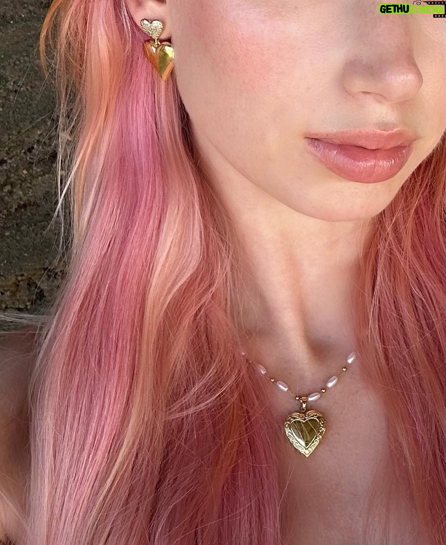 Brittan Byrd Instagram - all ♡ everything for international women’s day ✨ i hope everyone can take a second today to dive into their feminine, and appreciate all the things women have to offer the world 🩷 love you all 💕