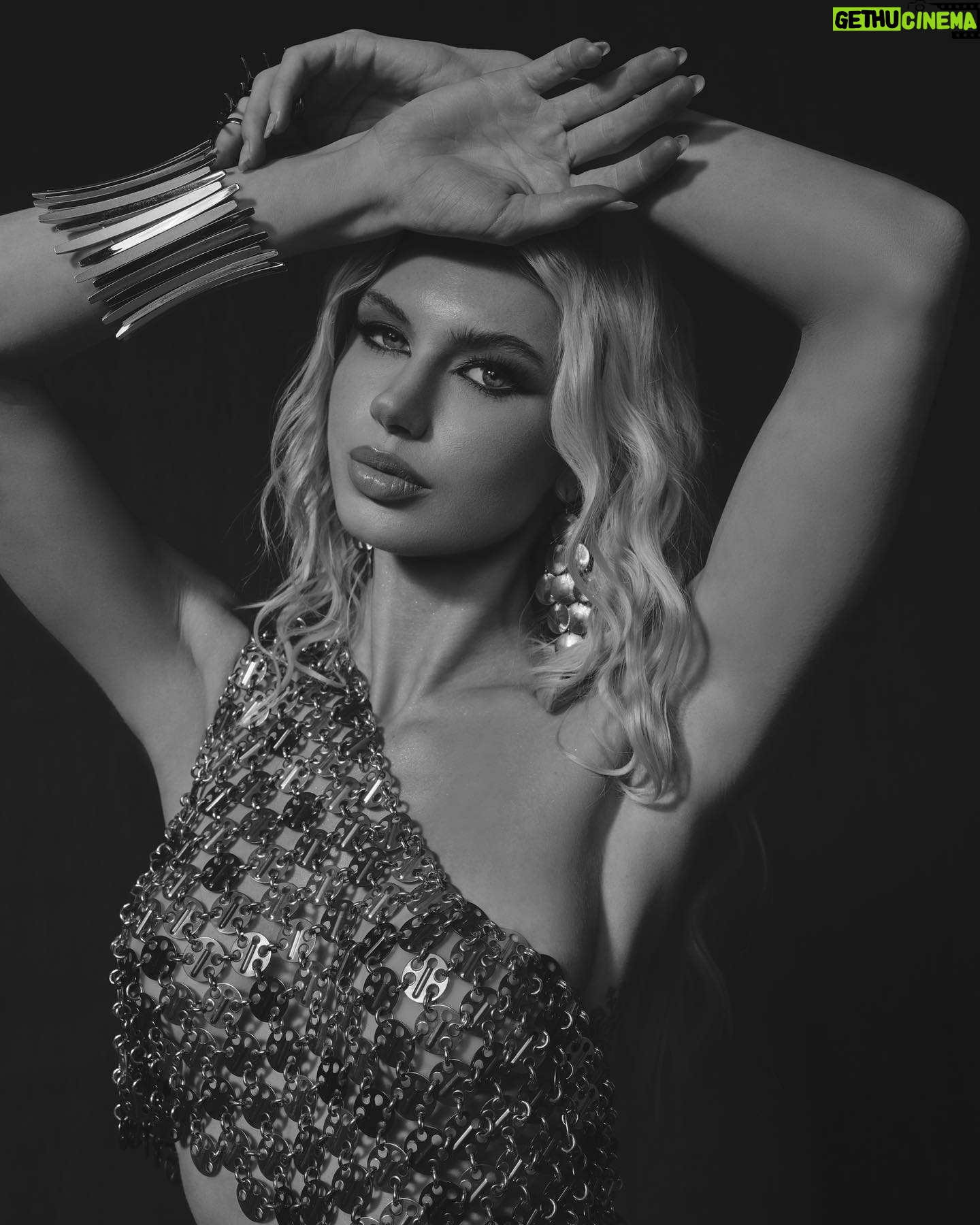 Brittan Byrd Instagram - everything, with love ❦