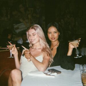 Brittan Byrd Instagram - grateful 🪞for nature to love and nurture, for friends to share life with, and experiences that make life worth living ✨
happy thanksgiving my angels, have the BEST day (and drink some herbal detox tea after your meals today 😌 you’ll thank me later)