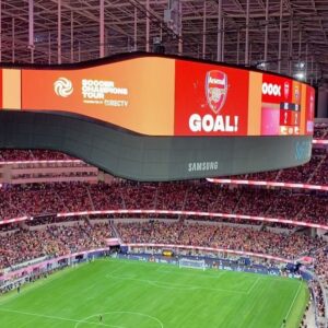 Brittany Curran Instagram - I’m currently BREATHING THE SAME AIR AS MY BELOVED ARSENAL!!! 😍⚽️ This is my most happiest evening in the last 4 years 🥹🥹 Thank you so so much @stellaferguson ♥️♥️ Love you mucho mucho

@arsenal #arsenal #coyg #arsenalfan #arsenalvbar #ARSFCB #arsenalamerica #sohappy @jamesisntcool