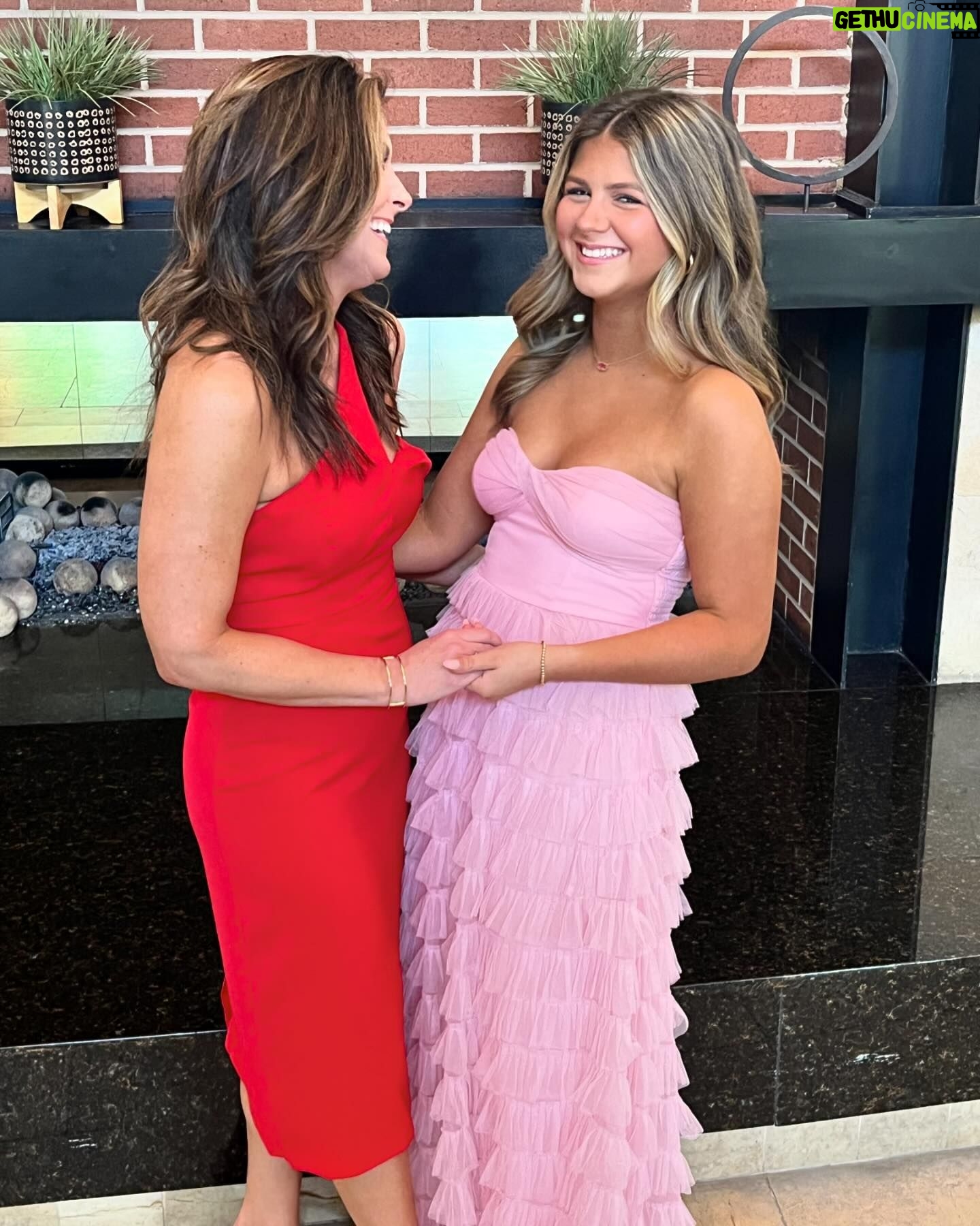 Brittany Wagner - 833 Likes - Wedding 💒 Weekend 🥂!
#weddingweekend #thearnolds #blacktiewedding #family #hottestdateever