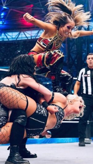 Brittany Baker Instagram - The stomp felt around the world 🌎

#AEWAllIn #AEW

📸: