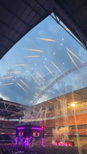 Brittany Baker Instagram - A walk to the ring I’ll never forget. Lit up the sky at Wembley Stadium with 81,000 of the best fans in the world🇬🇧🏟️❤️🎇
#AEWAllIn #AEW #DMD