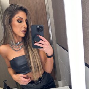 Brittany Baker Instagram - 🖤🐈‍⬛♠️🕷️♣️

HMU: @koreankandy