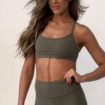 Brittany Baker Instagram - Shout out to my guy Dr. Brett at @winterparkchiro for getting this bod looking and feeling right! We’ve been putting in the WORK the last few months. Between both physical rehab and customized workouts, this is the best I’ve felt in a long time. D👇🏼M👇🏼D👇🏼 HMU: @lizsantanabeauty 📸: @kristenweaverstudio