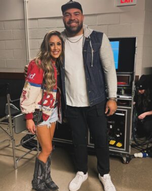 Brittany Baker Instagram - We’re having an all night revival. 🍻

#Pittsburgh #ZachBryan #AEW
