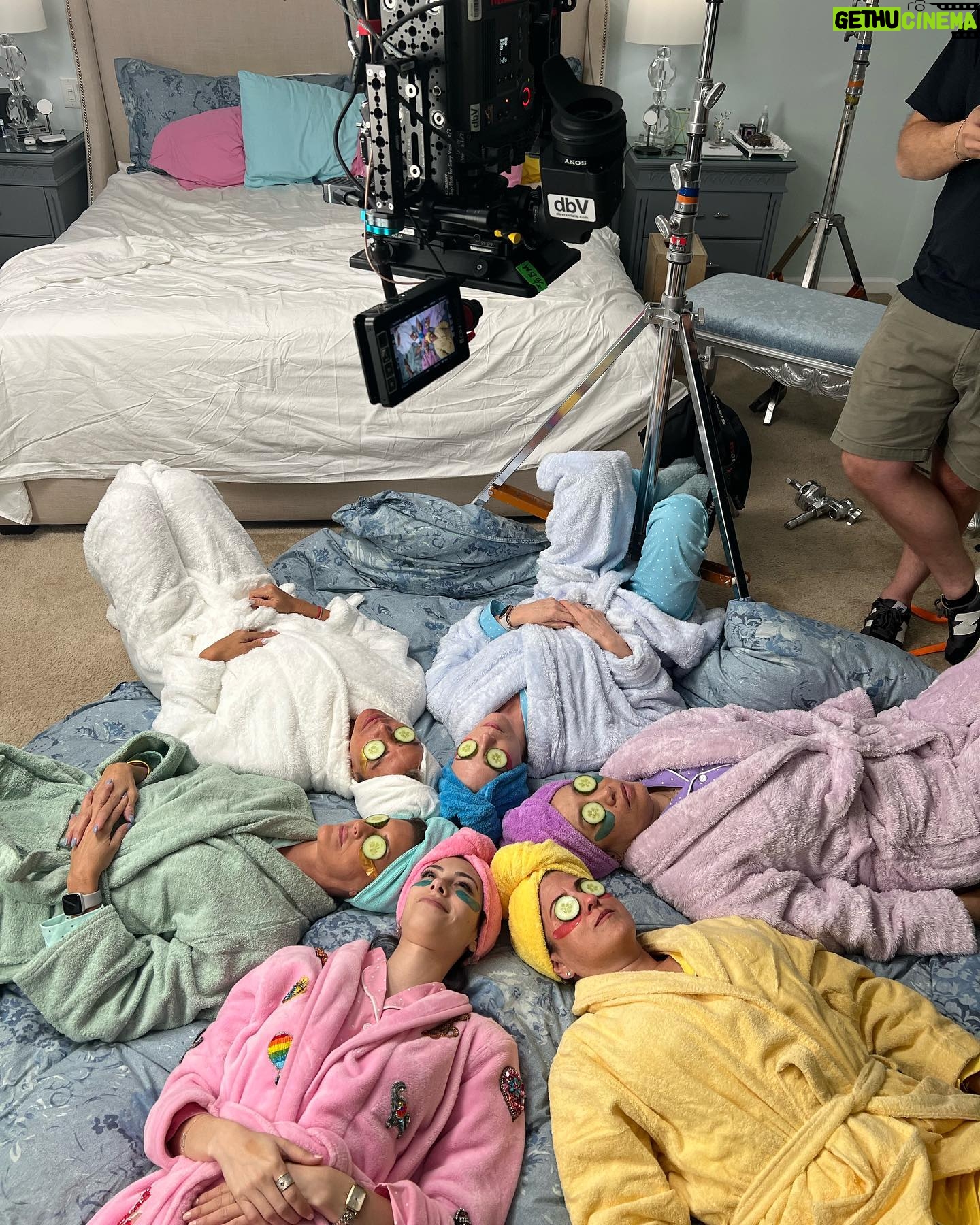 Brooke Alexx Instagram - The “All My Exes’ Moms” Official Music Video is OUT NOW!!! This song changed everything for me this past year, so I hit up @jimmernapes and we finally brought this silly story to life ✨ BIG shoutout to my exes and their beautiful moms for being great sports 😉 Director: 💁🏻♀️ DP: @jimmernapes Steadicam Op: @larkinm7 1st Assist Camera: @kenneth_herron Gaffer: @jonc.films Key Grip: @litbydave Colorist: @jimmychains Editor: 💁🏻♀️