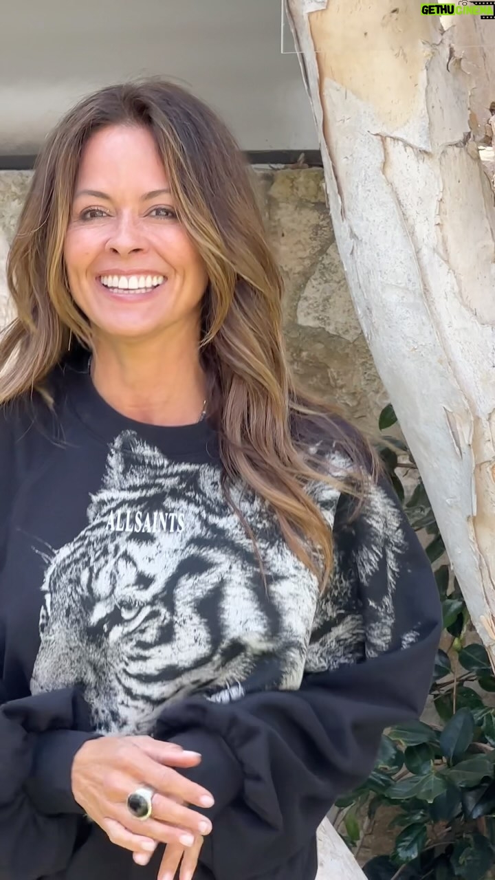 Brooke Burke Instagram - Come to Malibu with me for a magical day of healing. Thank you, Kelly for opening your space & many gifts. @healwithkelly @brookeburkebody #soundhealing
