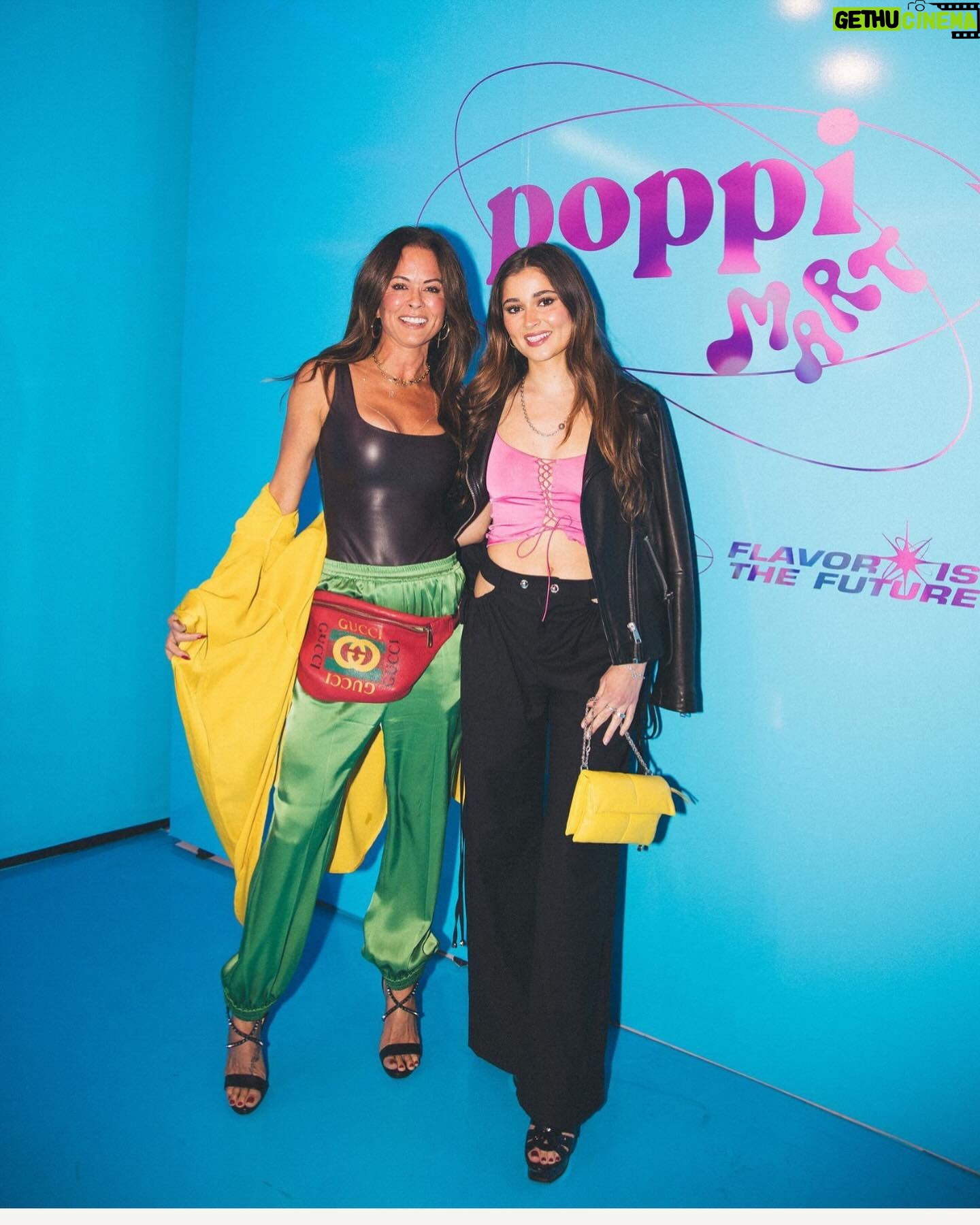 Brooke Burke Instagram - 3 Xs as good 💚🩵🩷 @drinkpoppi #soda is back.