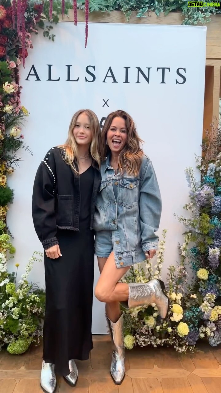 Brooke Burke Instagram - Everyone is kinda lovin the cowboy thang ! @caliwater @allsaints collab 💥🌵yes please 💦 #cowboyboots #cali #hydration #fashion