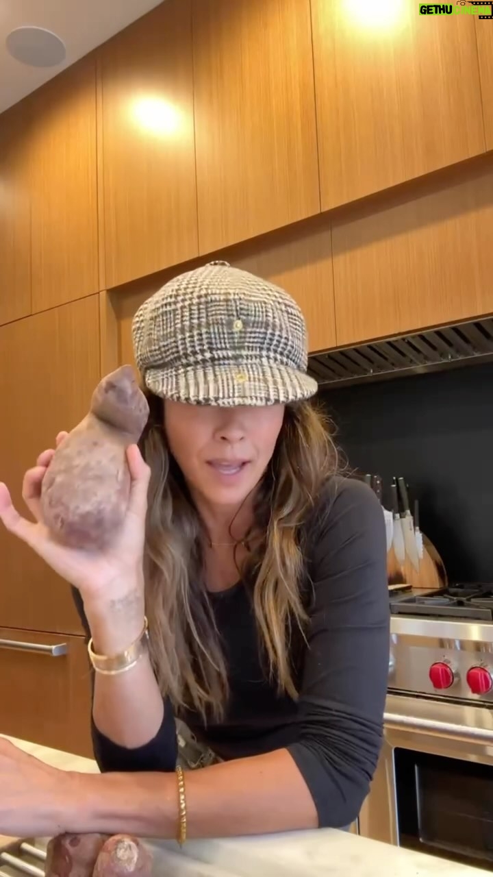 Brooke Burke - 3.7K Likes - Purple sweet potato protein snack 🍠 | bake at 375 for 30-40 minutes, slice, spoonful of cottage cheese on top, olive oil, salt n pepper…yum! #bluezones #recipe #healthysnacks