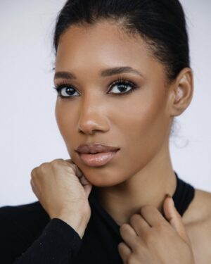 Brookliyn Wren Instagram - Look inside of my soul, and you can find gold, and maybe get rich 🖤✨

📸: @yanakalina