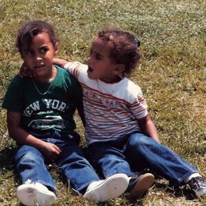Brooklyn Sudano Instagram - Happy Birthday to the most amazing sister, @amandasudanoramirez  Apparently, my younger self thought so too... 😬😘 #amandagrace #sideeye