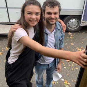 Brooklynn Prince Instagram - Blessed ya with some @cocainebear BTS. Still have to@pinch myself that I got to work with these stars! ✨🐻

Who was YOUR favorite Cocaine Bear character?