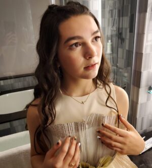 Brooklynn Prince Instagram - Last night was a dream. 💫💛

Dress: @junonafashionhouse ⭐️
Hair/MU: @emilylynnandcompany 💄
Styling: My Mama❤️
Photos: Aunt Kendall 🙃