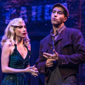 Bruna Guerin Instagram - MAIS UMA ESTREIA! @kissmekatemusical estreou e eu tenho a honra de fazer parte desse elenco maravilhoso ao lado dessa equipe e direção incríveis.

E tudo isso ao som de um dos compositores mais geniais que já passou por esse mundo. Mas mais importante que gênio, Cole Porte é um dos meus favoritos e cantar essas músicas no palco é realizar um sonho! 
Venham nos ver que tá lindo. ✨
…..

INGRESSOS SO NO LINK DA BIO OU NO @teatro_villalobos 

Fotos 1,3,4 e 5 @adrianodoria , 2 @arteviewoficial 
e 6 @andysantanaoficial . 

⭐️ CURTA TEMPORADA! 

- Sextas, às 21h 
- Sábados, às 17h e 21h 
- Domingos, às 17h

- Direção , Versão Brasileira e Supervisão Musical: @c_botelho.claudio 
- Direção Musical e Adaptação de Orquestração: @marcelocastro.md 
- Direção de Movimento e Coreografia: @alonsobarros 
- Diretora Residente: @dani.calicchio 
- Regência: @paulonogueira72 
- Coordenação Artística: @cybertsgirl 
- Assistente de Direção: @costantinimari 
- Assistente de Coreografia: @vandalfre 

- Produtora Associada: @alessandraverney 
- Direção de Produção: @ralvim 
- Direção de Produção: @marcogriesi 
- Direção de Produção: @daniellagriesi 

ELENCO:
@miguelfalabellareal
@alessandraverney 
@brunaguerin
@logullo_
@edgar.bustamante.ator
@fred.silveira
@fernandopatau
@fafy.siqueira
@rafaelmachadoficial
@mari.gallindo
@thiagomachad0
@leonardowagner
@ohipolyto_
@thorjunior10
@danilo_barbieri
@estevaosouz
@estherarieiv
@feeh_godoy
@gabrielconrad
@guipereira.arquitetura
@marisolmarcondes
@maysa.mundim

ORQUESTRA:

- Piano 1: @roniel_rds 
- Piano 2: @edson_piza 
- Violino 1: @thiagobrisolla_ 
- Violino 2: @brunazenti 
- Cello: @gabrielalvico 
- Baixo: @mauro.domenech 
- Bateria: @leandro.lui 
- Reed 1: @tiagosormani 
- Reed 2: marisatakano 
- Reed 3: @cesar_roversi 
- Trompete: @paulojordaotrpt 
- Trombone: @douglas_freitas34 

- Cenógrafo: @marco_lima_cenografo 
- Designer de Som: Marcelo Claret 
- Iluminador: @cesarpivetti 
- Figurinista: @karenbrusttolin 
- Visagismo: @dickolorenzo 
- Captação, criação e mídias sociais: @gatufilmes, @arthurhbr e @ga.metzner

#kissmekatebrasil #beijodamegera #coleporterteatromusical #musical #musicais #musicaltheatre #broadway
