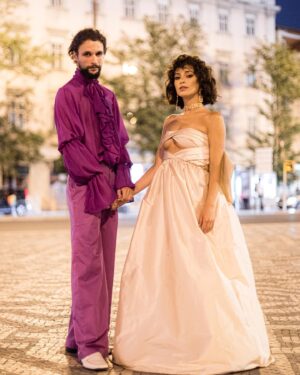 Bruna Quintas Instagram - O look só está completo agora.. 🪐💜

📸 @itwasfiti