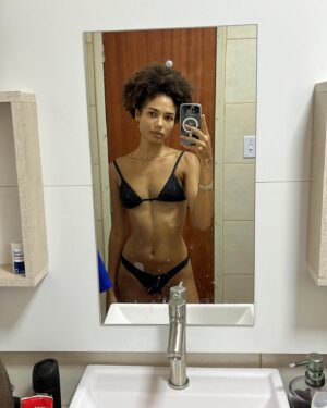 Bruna Inocencio Instagram - Abril 🩵