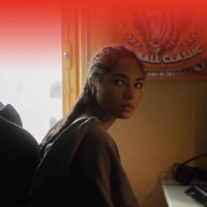 Bruna Inocencio Instagram - Jessi 🖤 • Meet JESSI, a competitive, secretive Brazilian resident in Portugal. . (PT) Esta é JESSI, uma brasileira misteriosa e competitiva, residente em Portugal. . . . SANTIAGO Original Series A serial killer on a sacred path. Coming soon. . @bruinocencio . @313features @blanchefilmes @diogovbrito @ines.o.braga @cesartmourao @pedrovarelalx @brunocoelhovaz @ricardo_vd_bastos @sicoficial @opto.sic @cmporto @camaramunicipaldematosinhos @camaramunicipalvianacastelo @turismodeportugalviva @picportugalfilm @institutodocinemaeaudiovisual . 📸 @joaolobu