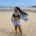 Buntu Petse Instagram – Sun of a beach!☀️🌊😂