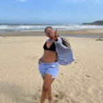 Buntu Petse Instagram – Sun of a beach!☀️🌊😂