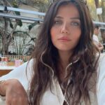 Burçin Abdullah Instagram - Hangi filtre daha çok yakışmış bilemedim 🤷‍♀️