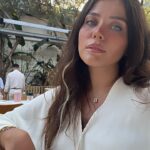 Burçin Abdullah Instagram - Hangi filtre daha çok yakışmış bilemedim 🤷‍♀️