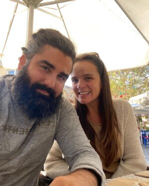Burcu Altın Instagram - Aşkı anılar besliyor düşler kadar
Bu yüzden diyorum ki aşk, eskidikçe aşktır…
Cemal Süreya