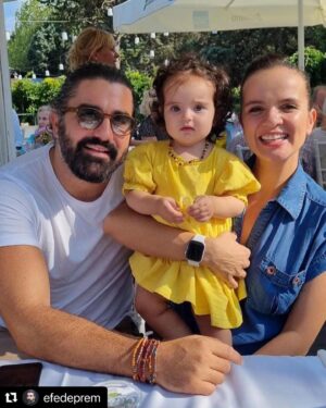 Burcu Altın Instagram - Çok şükür ❤️🧿 #Repost @efedeprem with @make_repost
・・・
Aşk
@burcualtindeprem 
#family