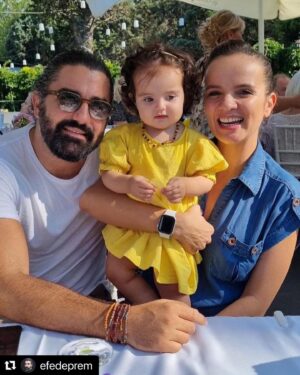 Burcu Altın Instagram - Çok şükür ❤️🧿 #Repost @efedeprem with @make_repost
・・・
Aşk
@burcualtindeprem 
#family