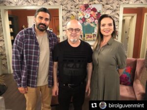 Burcu Altın Instagram - Biz geldiik 🥳❤️ #Repost @birolguvenmint with @make_repost
・・・
Hepimizin çok sevdiği @burcualtindeprem ve @efedeprem Seksenler ailesine katıldı. Çok yakında @trt1 ekranlarında #seksenlerdizisi #trt1