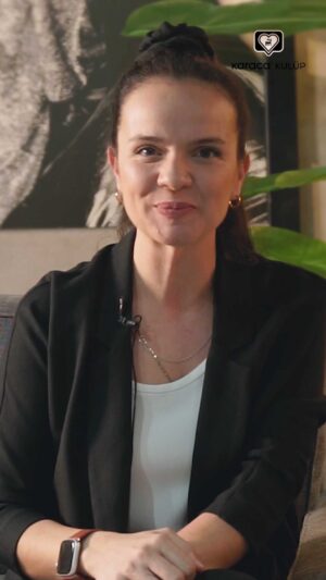 Burcu Altın Instagram - Bugün sizlerle, en sevdiğiniz @karaca ürünlerini takipçilerinizle paylaşarak kazanabileceğiniz bir affiliate sistemi olan Karaca Kulüp’ün detaylarını paylaştım. Siz de Karaca Kulüp’e üye olup ‘’Paylaştıkça Kazananlar’’ arasında yerinizi alabilir ve hayalleriniz için para biriktirmeye başlayabilirsiniz. ❤️ Üyelik linki storylerimde, bakmayı unutmayııın 📲 #karacakulüp #paylaştıkçakazananlar
#işbirliği