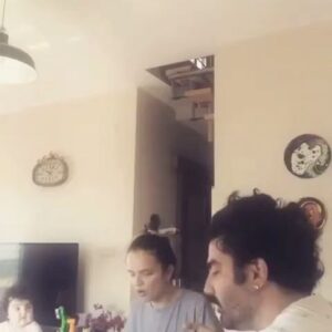 Burcu Altın Instagram - Herkese Mutlu pazarlar ..😁😁❤️ 
@efedeprem 
#pazar #sunday #happy #haftasonu #weekend #aile #pazarkahvaltısı