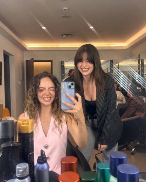 Buse Meral Instagram - Cadı ve Fikriye artık seyirciye emanet, filmimiz 26 Nisan’da vizyonda 💫☺️ Yönetmenimiz @ermanbostan partnerim @furkanandic ve emeği geçen tüm oyuncu ve ekip arkadaşlarıma her şey için teşekkür ederim, sizinle çalışmak benim için bir zevkti, dilerim yolumuz bir gün tekrar kesişir 🙏🏼 

Dün akşam gerçekleşen galamızda ise yanımda olan @pinartelevi ⁩ @aysegulsenerpr @ecesisik @gokhanyalciner @furkanyalciner ve bütün ekibe ayrıca teşekkür ederim 🙏🏼💫 

Herkese iyi seyirler 😀