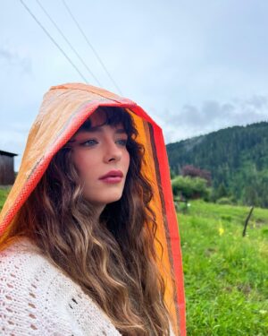 Buse Meral Instagram - yağmur kombin💦🧡