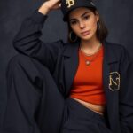 Buse Sinem İren Instagram – Ben de bir 90’lar ruzgari estireyim derken hortuma sebep oldum 😅 hangisini koyucaam 😱 sonuncusunda yapay zeka beni mavi gozlu yapmis 😅