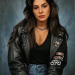 Buse Sinem İren Instagram – Ben de bir 90’lar ruzgari estireyim derken hortuma sebep oldum 😅 hangisini koyucaam 😱 sonuncusunda yapay zeka beni mavi gozlu yapmis 😅