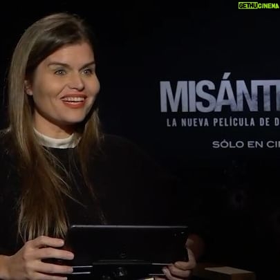 Ángeles Balbiani - 4.3K Likes - Placeres que me da este trabajo. La semana pasada tuve el honor de entrevistar a Damian Szifrón. La excusa? Su nueva película “Misantropo”. Gracias tambien a los simuladores !! Gracias @angeles_47 por confiar en mi!