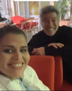 Ángeles Balbiani Instagram - Increíble pero real! Después de 3 meses gané Pasaplatos famosos. Una experiencia divertidisima en la que conocí gente copada y aprendí como nunca los secretos de la cocina!
Gracias @zampinilcarinaok por tu calidez. @barbaritafranco21 por compartirme un rato a Sarah. @pachu_pena por nuestro vínculo inquebrantable (🤣)
@guido_suller, @vivisacconeok, @turco_garcia7 y tantos mas!
Ah! Y una mención especial a los chicos de atrás de camara. Sin ustedes, imposible!
Tu paciencia @juangaffuri te ganaste el cielo!