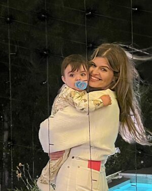 Ángeles Balbiani Instagram - Feliz año para todos! Gracias por los que lo hicieron mejor. Y gracias @mariaalbero_oficial por recibirnos!