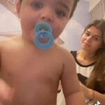 Ángeles Balbiani Instagram – Vestir a un bebé: deporte de alto rendimiento