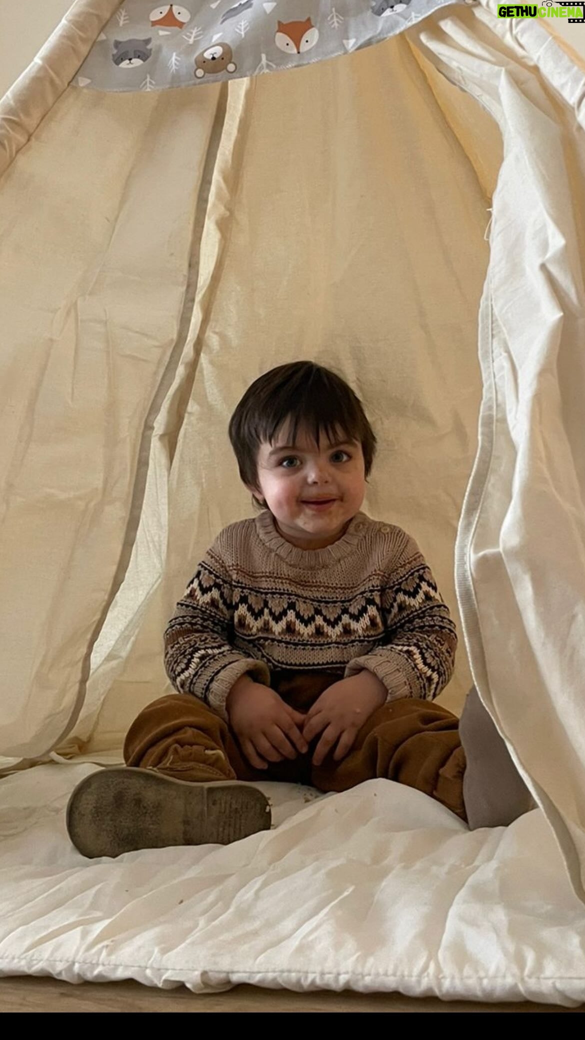 Ángeles Balbiani Instagram - Me encanta cuando está llegando el día de la niñez. Eligiendo los juguetes volvemos a ser niños otra vez. Esta vez me enamoré de los regalos disponibles que encontré en @easyargentina Ustedes, eligieron sus regalos?