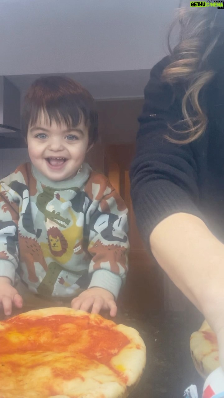 Ángeles Balbiani - 13.1K Likes - Antes del caos, pudimos rescatar estas imágenes!
Domingo de Pizza