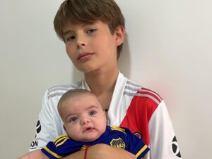 Ángeles Balbiani Instagram - Por estos dos, mi vida entera!
Feliz día para mi! Hoy, ayer y todos los dias