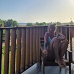 Áurea Instagram - Mentalmente ainda estou aqui🧘🏼 @solferias_operadorturistico @oasisatlantico.hotels