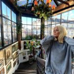 Áurea Instagram - Take me to Paris, she said 💛