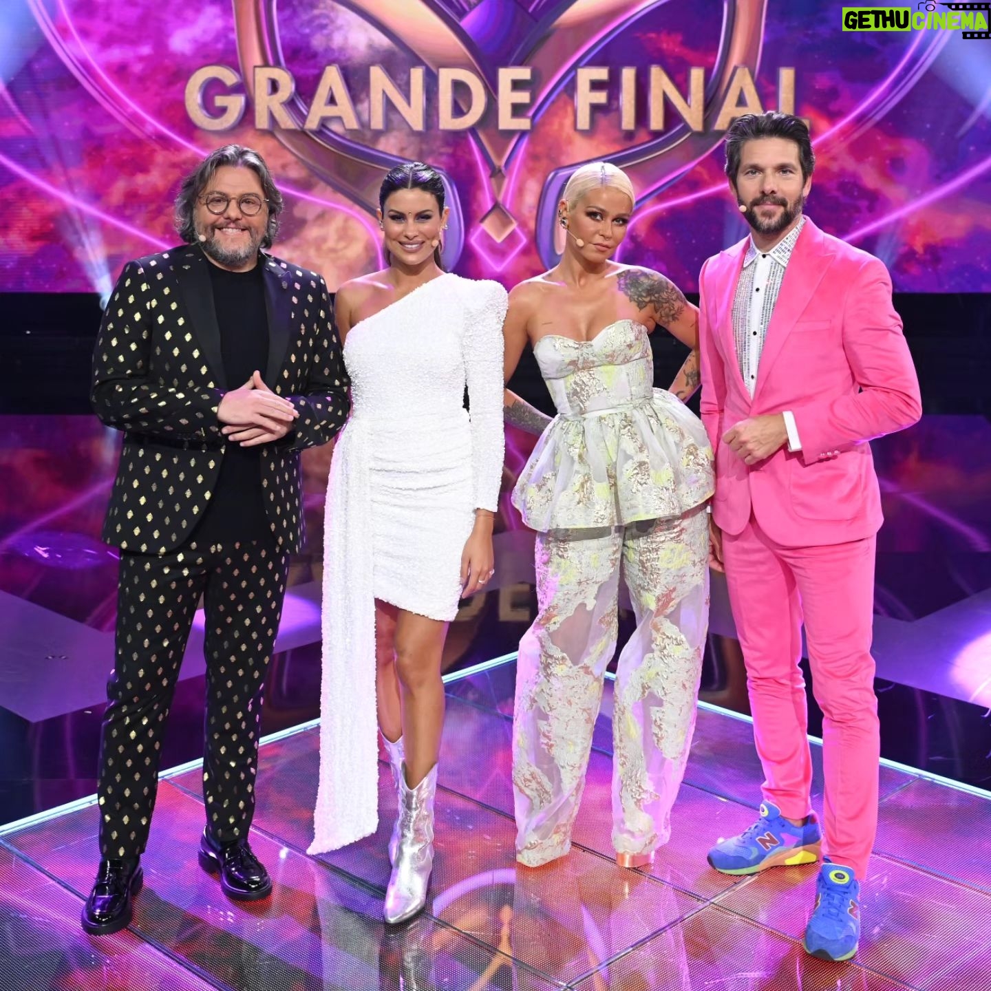 Áurea Instagram - Como assim já estamos no final?😭 Preparem-se para as maiores surpresas d'A Máscara!! Na @sicoficial 💛🥳
