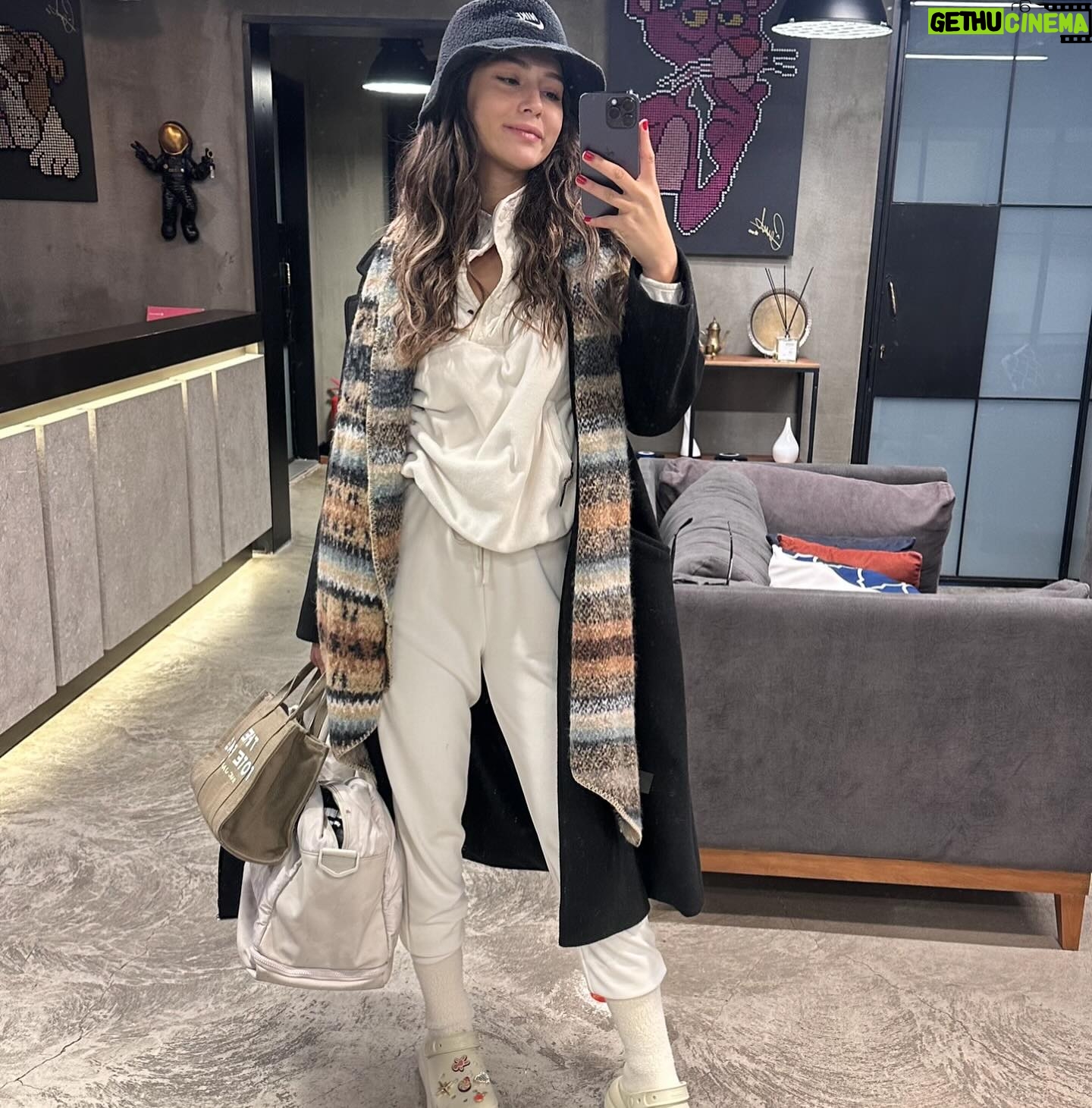 Çağla Boz Instagram - bazi donusler #1 #hateitorloveit #seethebiggerpic #noconnection #bunlargerigeldi