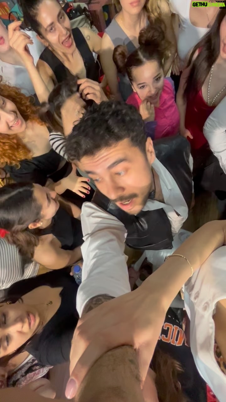 Çiçek Dilligil Instagram - Actor’üm hazır 🧿🎭 @boraoztoprak @belberzeynep @oznurbzkrt @ranaece @mscnklc
